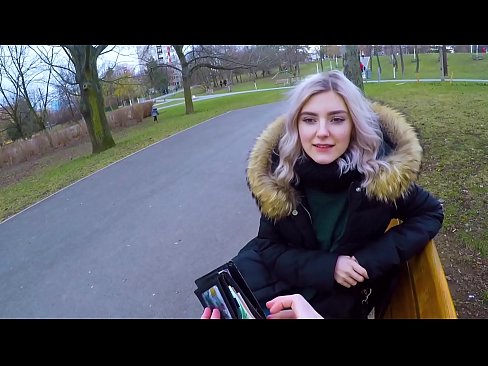 ❤️ Swallows cum panas muhrim pikeun duit - blowjob di taman ku Eva Elfie video bangsat  di urang ️❤